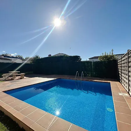 Nyaraló Peni 168a - Belle Maison Avec Piscine