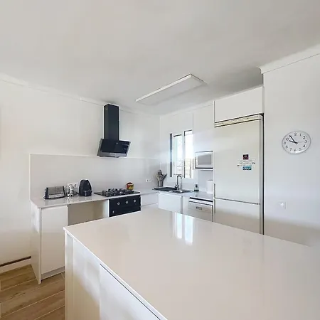 Peni 168a - Belle Maison Avec Piscine
